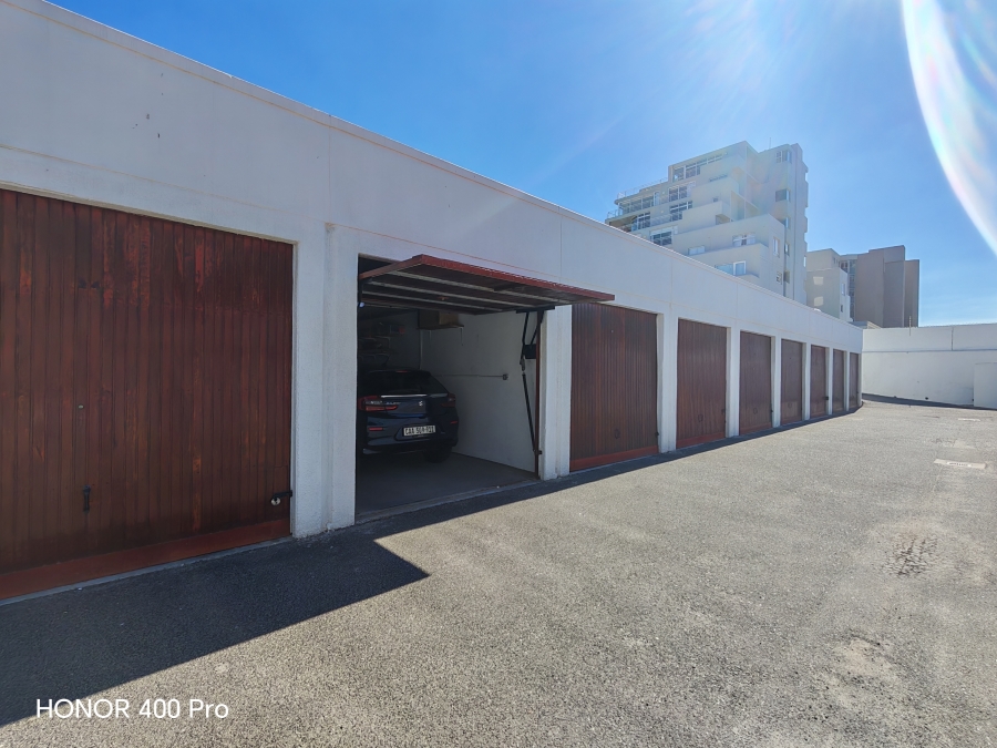2 Bedroom Property for Sale in Beachfront Western Cape